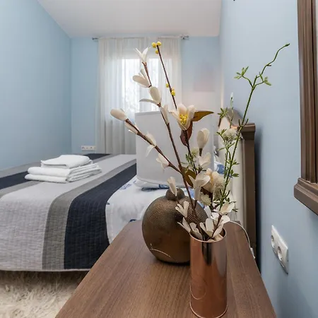 - Adriatic Luxury Villa Sukosan